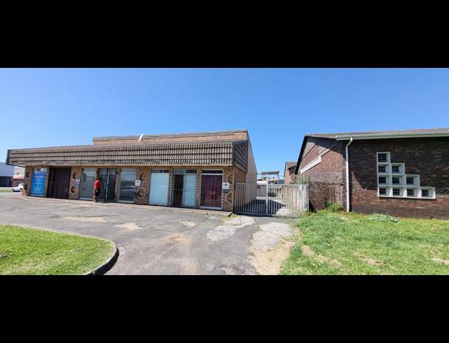 100M² BUSINESS CENTRE RENTED IN RICHARDS BAY CENTRAL